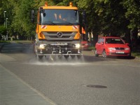 OLYMPUS DIGITAL CAMERA Čistenie a údržba miestnych komunikácií, umývanie cesty